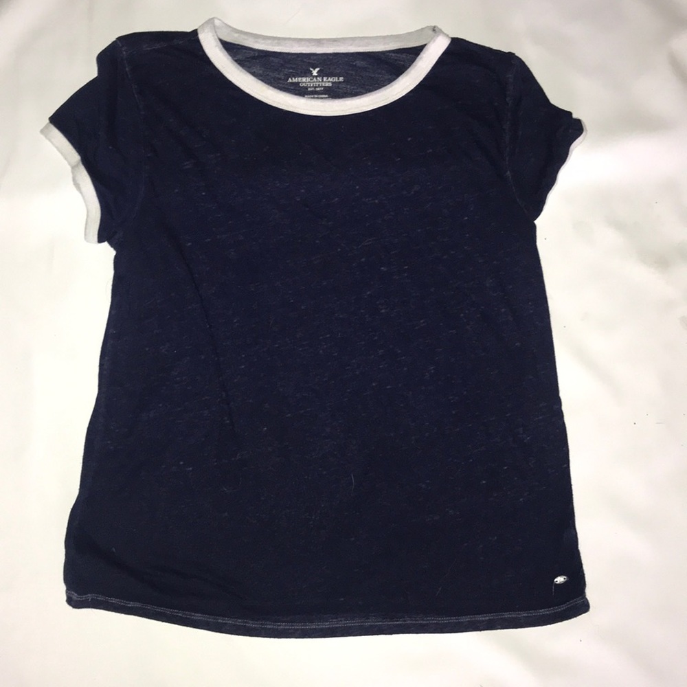 American Eagle t shirt